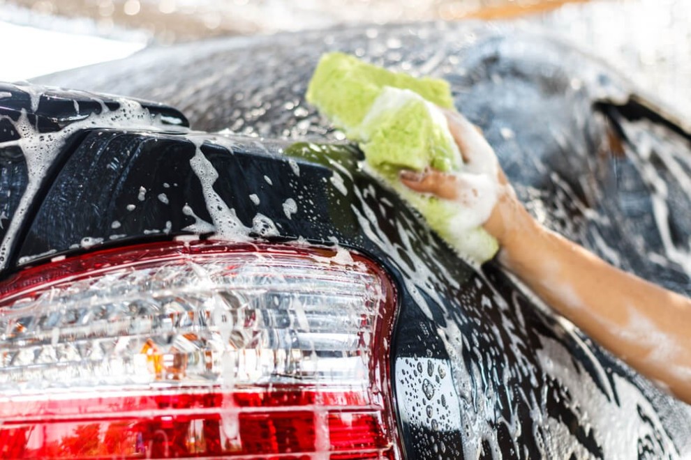 rửa xe thường xuyên